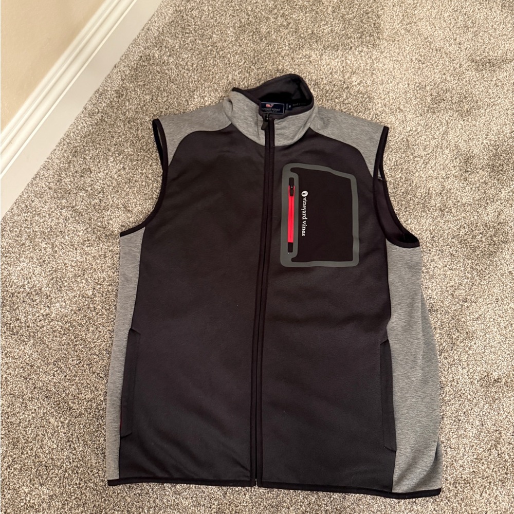 Vineyard Vines Men's Performance Black and Gray Vest